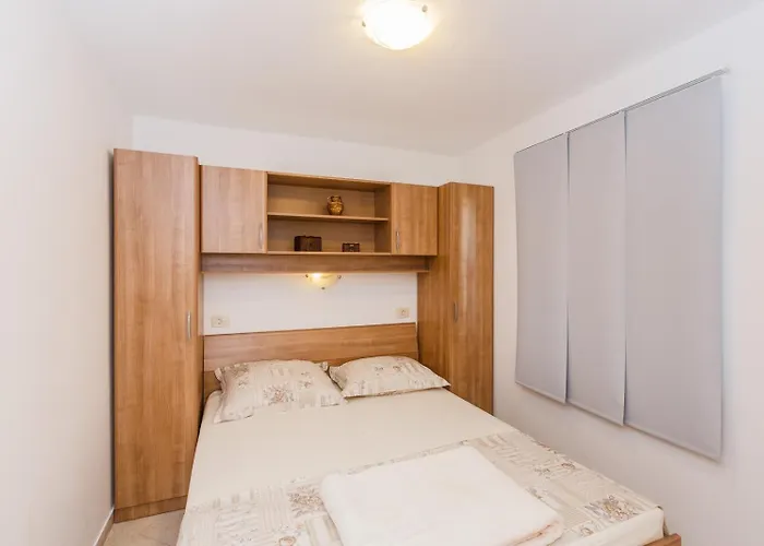아파트 By The Sea Mastrinka, Ciovo - 22976 *