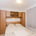 Apartment By The Sea Mastrinka, Ciovo - 22976 *