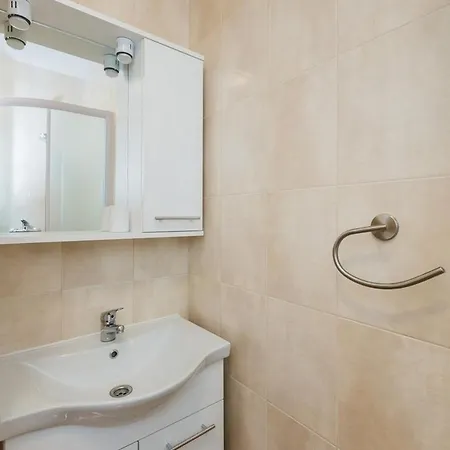 Apartment With A Parking Space Mastrinka, Ciovo - 22976