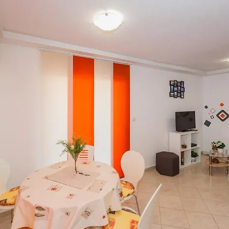 Apartment With A Parking Space Mastrinka, Ciovo - 22976