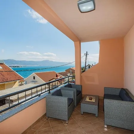Apartment By The Sea Mastrinka, Ciovo - 22976 *