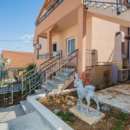 Apartment With A Parking Space Mastrinka, Ciovo - 22976 *